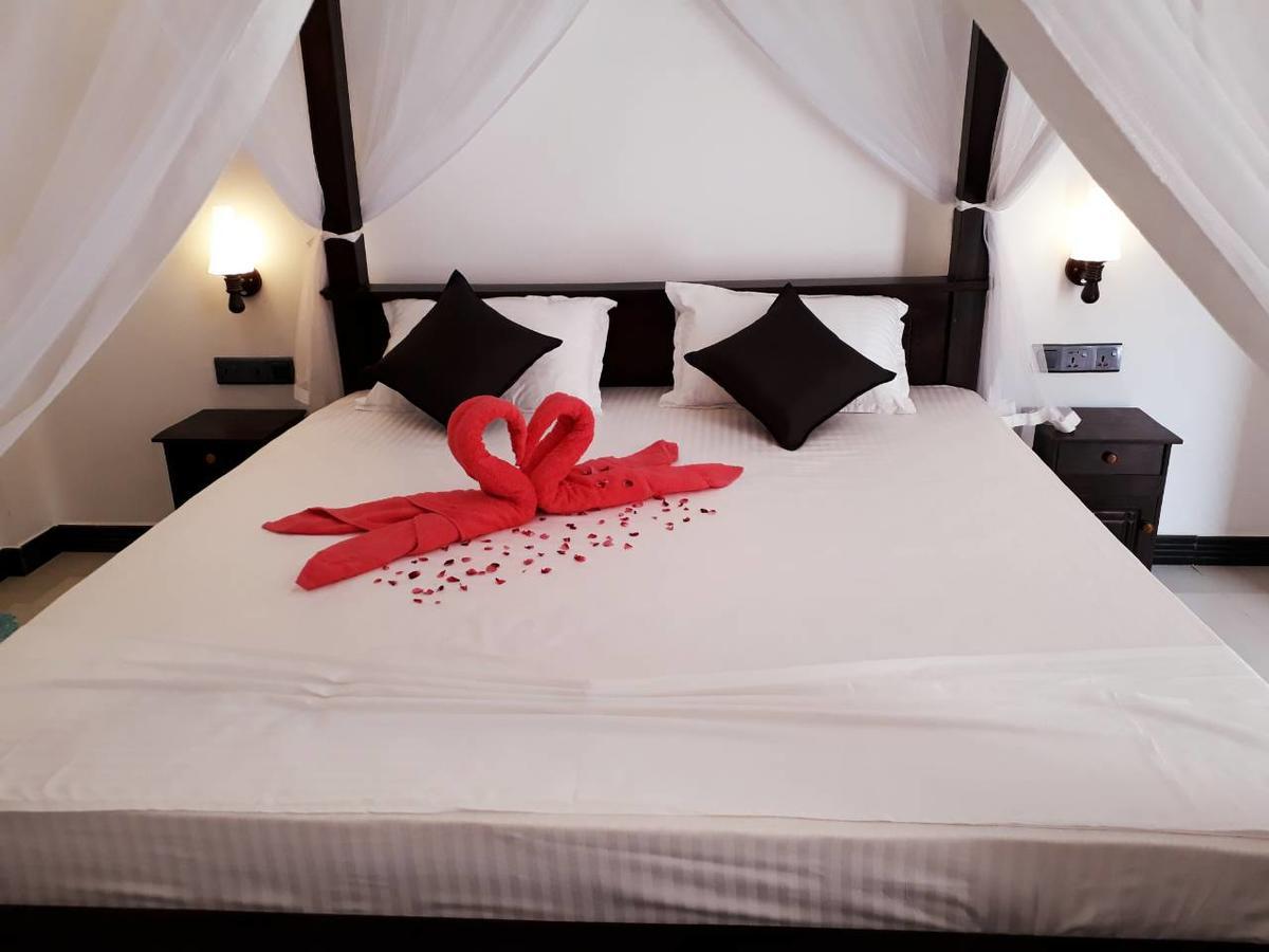 Turtle Reef Guest Bed and Breakfast Mirissa Buitenkant foto