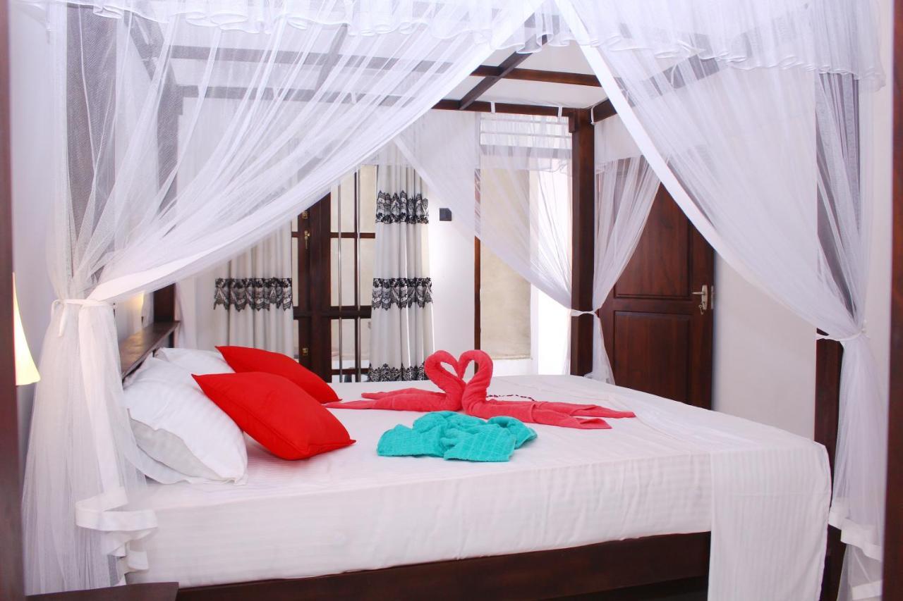 Turtle Reef Guest Bed and Breakfast Mirissa Buitenkant foto