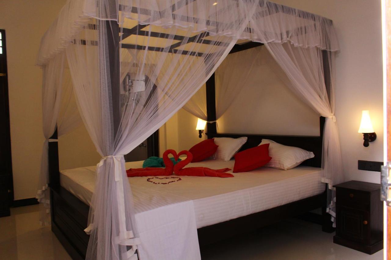 Turtle Reef Guest Bed and Breakfast Mirissa Buitenkant foto
